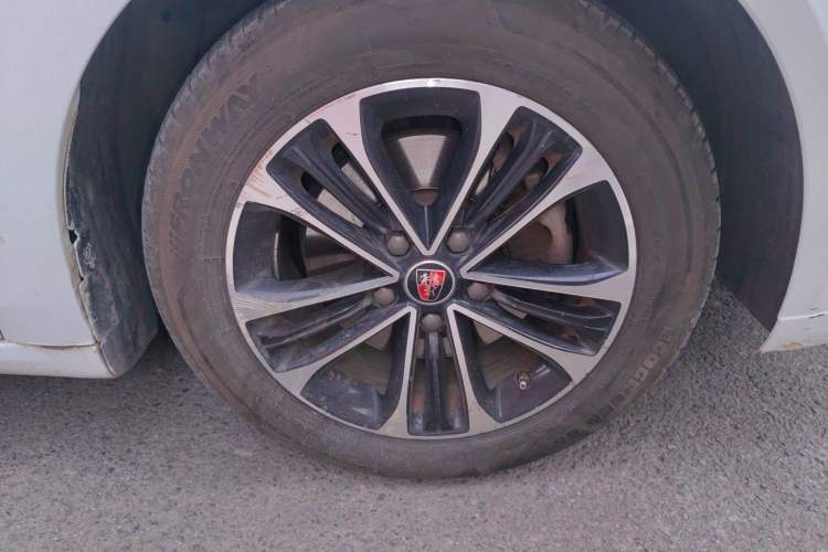 Used Roewe i6 New Energy 2019 PLUS 50T 4G Connected Glory Luxury Edition Right Front Wheel Hub