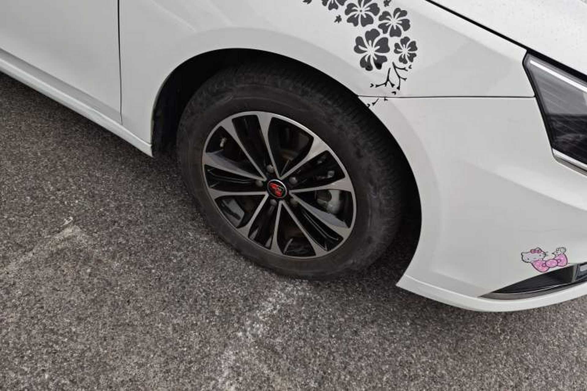 Used Roewe i6 New Energy 2019 PLUS 50T Internet Glory Flagship Edition Right Front Wheel Hub
