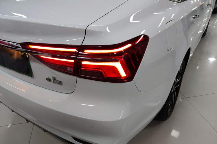 Used Roewe i6 New Energy 2019 PLUS 50T 4G Connected Glory Luxury Edition Right Rear Taillight
