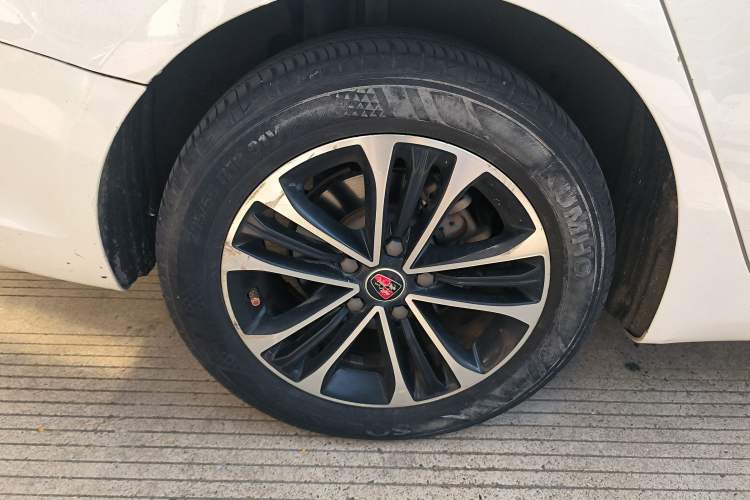 Used Roewe i6 New Energy 2019 PLUS 50T Internet Glory Flagship Edition Right Rear Wheel Hub