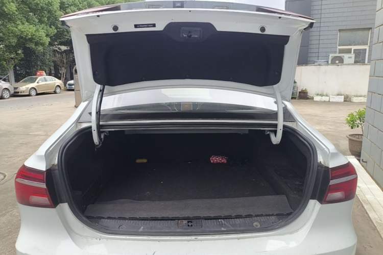 Used Roewe i6 New Energy 2019 PLUS 50T Internet Glory Flagship Edition Trunk