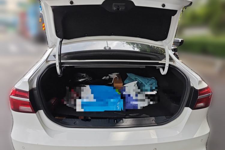Used Roewe i6 New Energy 2019 PLUS 50T 4G Connected Glory Luxury Edition Trunk