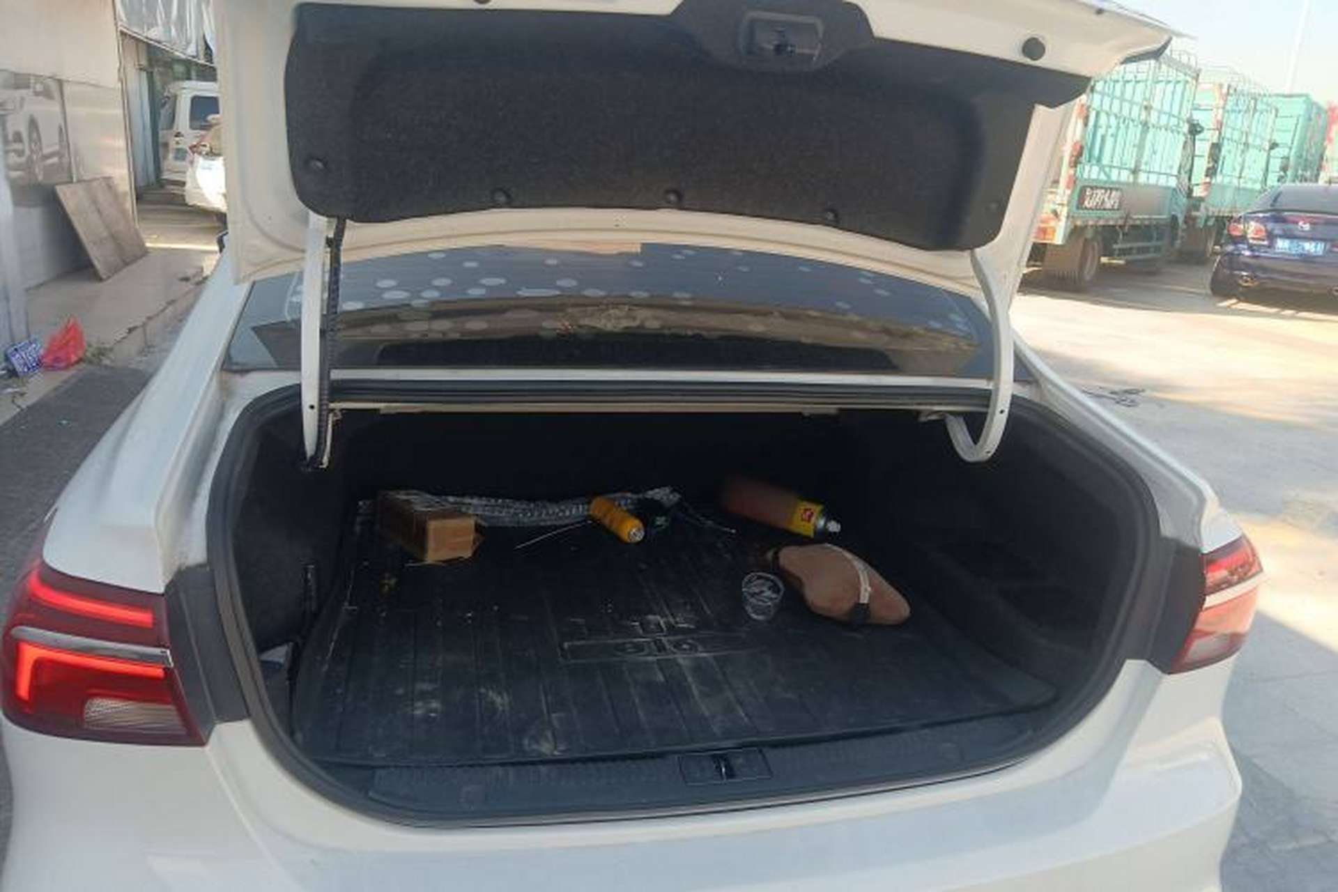 Used Roewe i6 New Energy 2019 PLUS 50T Internet Glory Flagship Edition Trunk
