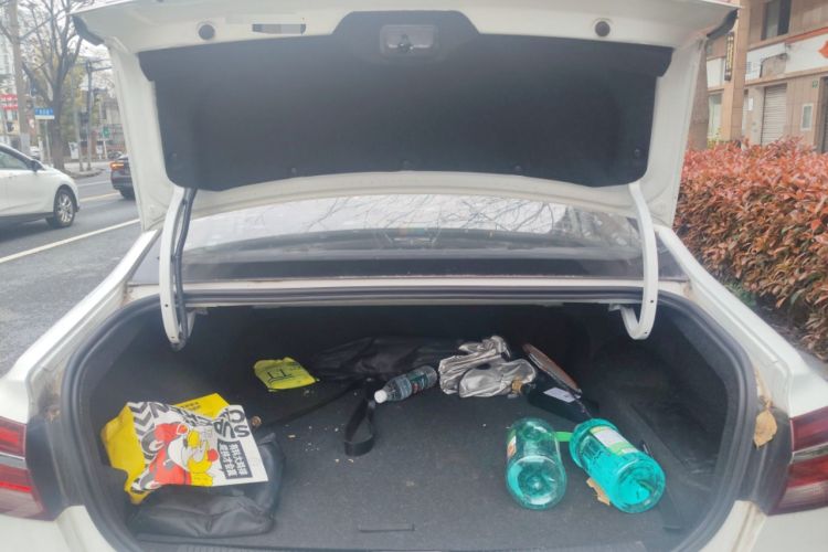 Used Roewe i6 New Energy 2019 PLUS 50T 4G Connected Glory Luxury Edition Trunk