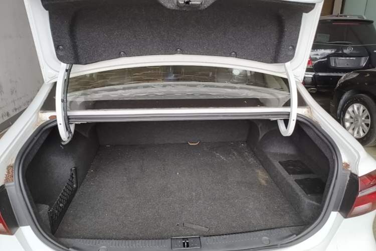 Used Roewe i6 New Energy 2019 PLUS 50T Internet Glory Flagship Edition Trunk
