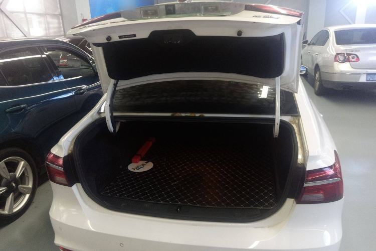 Used Roewe i6 New Energy 2019 PLUS 50T Internet Glory Flagship Edition Trunk