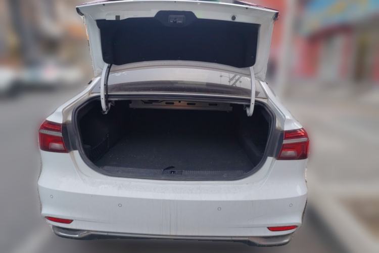 Used Roewe i6 New Energy 2019 PLUS 50T 4G Connected Glory Luxury Edition Trunk