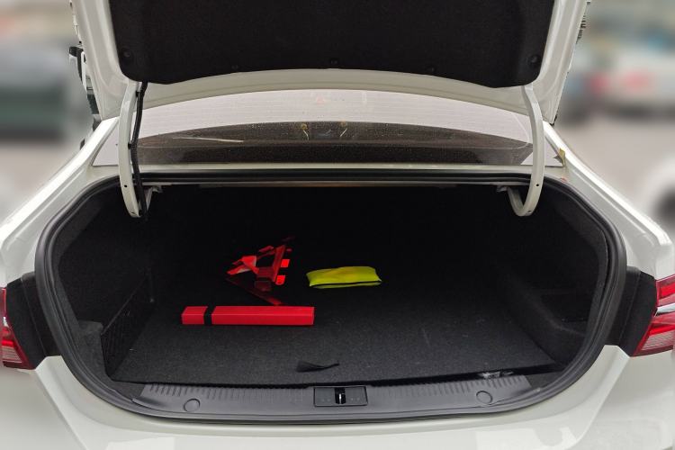 Used Roewe i6 New Energy 2019 PLUS 50T Internet Glory Flagship Edition Trunk