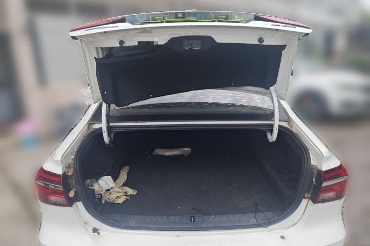 Used Roewe i6 New Energy 2019 PLUS 50T 4G Connected Glory Luxury Edition Trunk