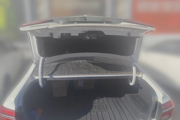 Used Roewe i6 New Energy 2019 PLUS 50T 4G Connected Glory Luxury Edition Trunk