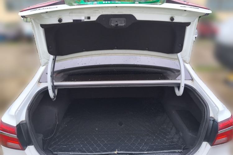 Used Roewe i6 New Energy 2019 PLUS 50T 4G Connected Glory Luxury Edition Trunk