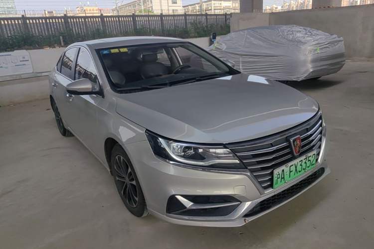 Used Roewe i6 New Energy 2019 PLUS 50T 4G Connected Glory Luxury Edition Front Right 45 Deg