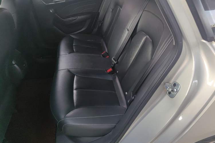 Used Roewe i6 New Energy 2019 PLUS 50T 4G Connected Glory Luxury Edition Left Rear Seat