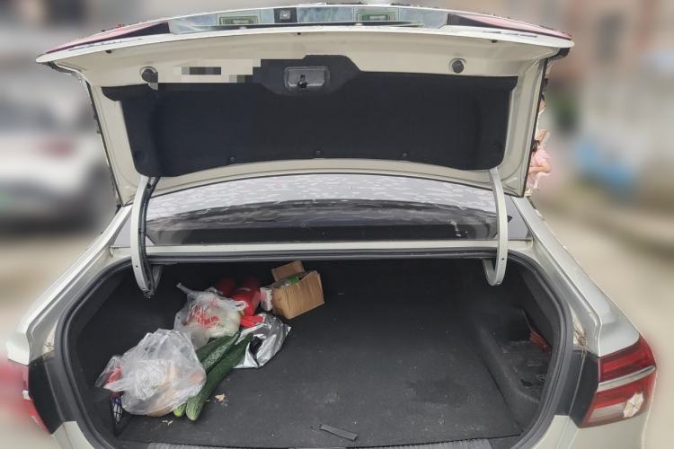 Used Roewe i6 New Energy 2019 PLUS 50T 4G Connected Glory Luxury Edition Trunk