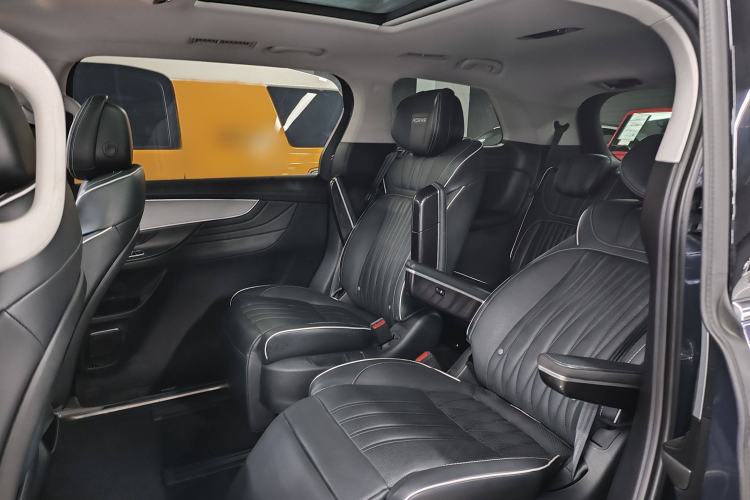 Used Roewe iMAX8 2022 400TGI Celebration Edition Interior 4