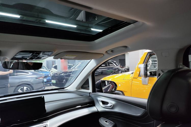 Used Roewe iMAX8 2022 400TGI Celebration Edition Interior 5