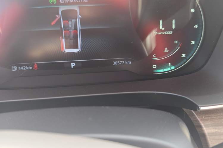 Used Roewe iMAX8 2023 400TGI Comfort Edition Odometer Close Up