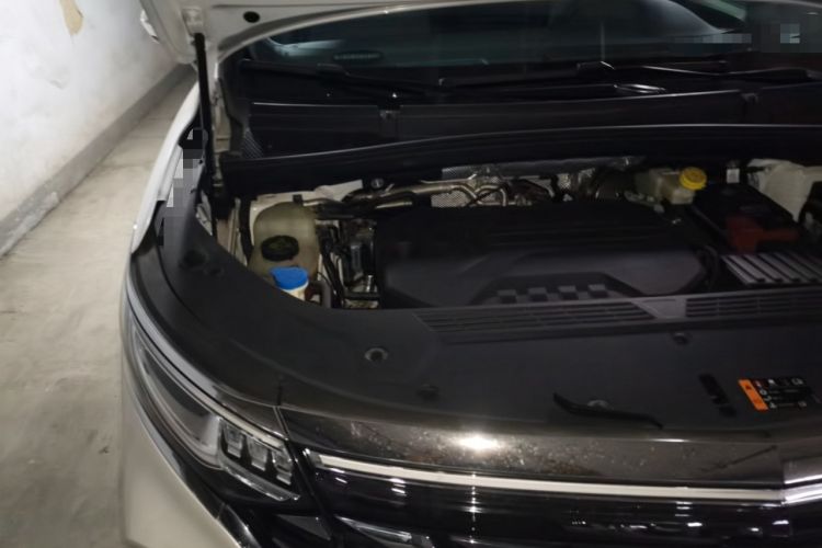Used Roewe iMAX8 2023 400TGI Comfort Edition Engine Bay Right