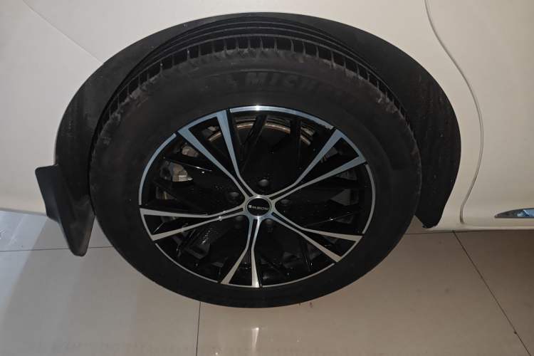 Used Roewe iMAX8 2023 400TGI Comfort Edition Exterior 8