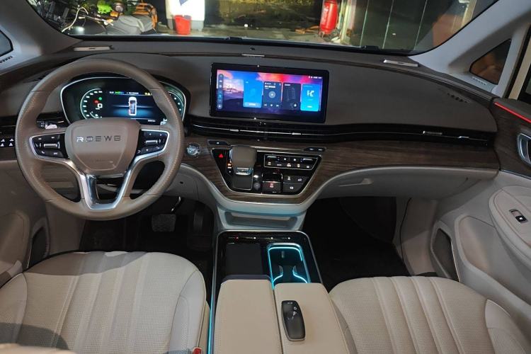 Used Roewe iMAX8 2023 400TGI Comfort Edition Interior 2