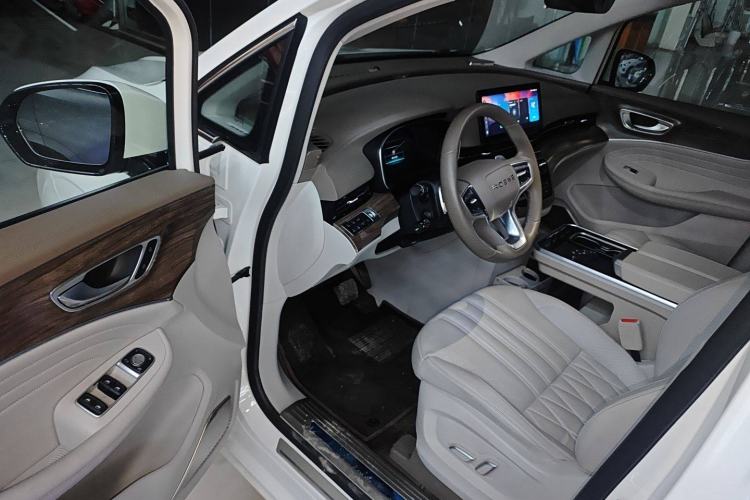 Used Roewe iMAX8 2023 400TGI Comfort Edition Interior 3