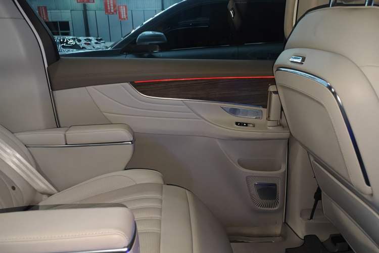 Used Roewe iMAX8 2023 400TGI Comfort Edition Interior 6
