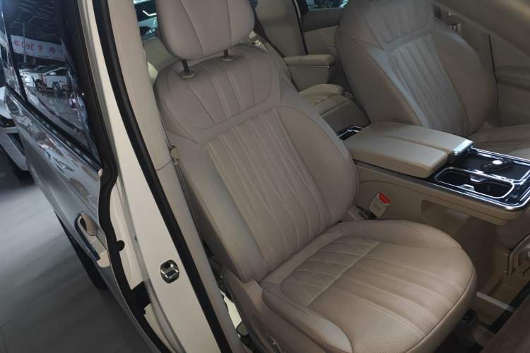 Used Roewe iMAX8 2023 400TGI Comfort Edition Right Front Seat