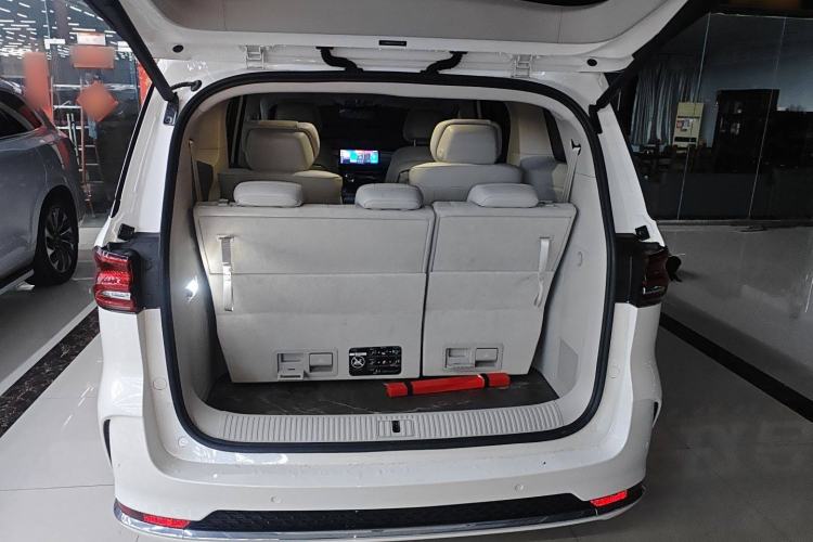 Used Roewe iMAX8 2023 400TGI Comfort Edition Trunk