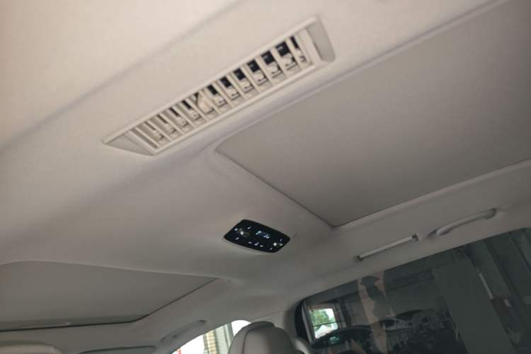 Used Roewe iMAX8 2021 400TGI Supreme Series Prestige Edition Headliner