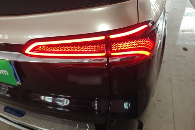 Used Roewe iMAX8 2021 400TGI Supreme Series Prestige Edition Right Rear Taillight