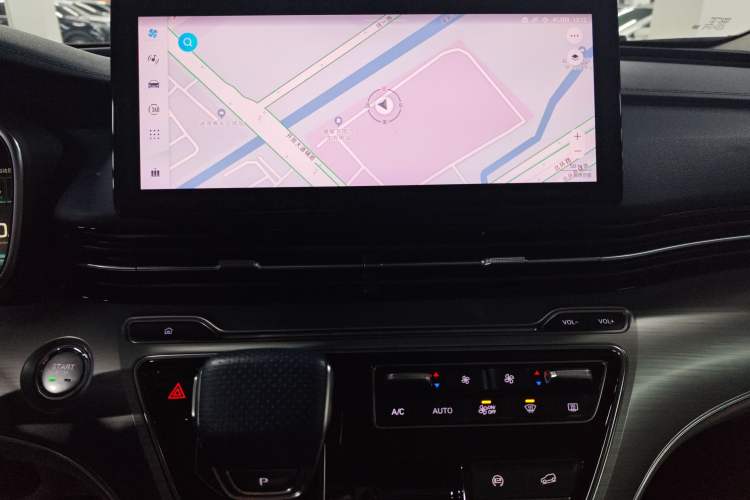 Used Roewe iMAX8 2021 400TGI Supreme Series Ultimate Edition Audio And AC Panel