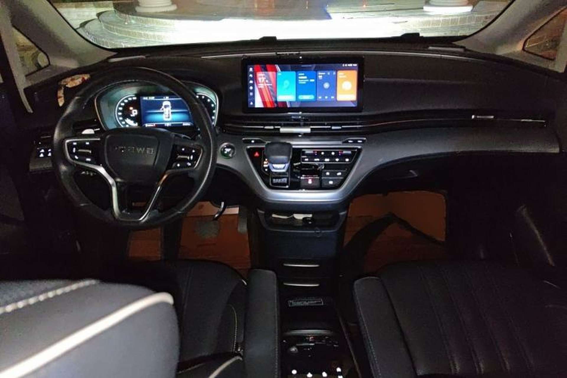 Used Roewe iMAX8 2021 400TGI Supreme Series Prestige Edition Center Console