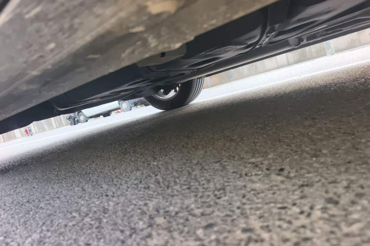 Used Roewe iMAX8 2021 400TGI Supreme Series Prestige Edition Chassis Rear Right
