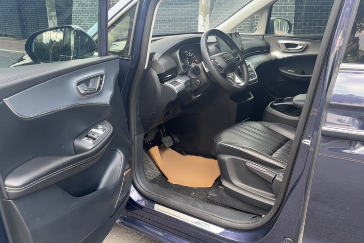 Used Roewe iMAX8 2021 Model 400TGI Exclusive Version for Key Accounts Driver Seat