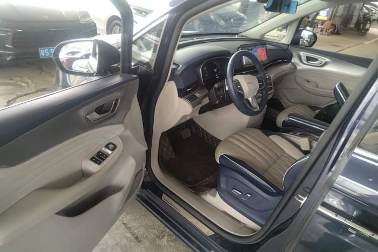 Used Roewe iMAX8 2021 400TGI Supreme Series Prestige Edition Driver Seat