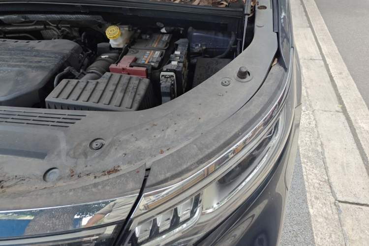 Used Roewe iMAX8 2021 400TGI Supreme Series Ultimate Edition Engine Bay Left