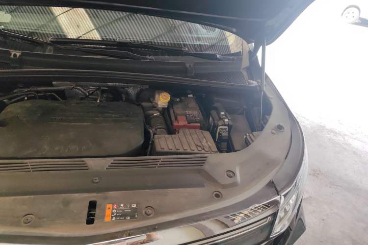 Used Roewe iMAX8 2021 400TGI Supreme Series Prestige Edition Engine Bay Left