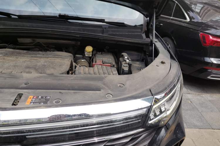 Used Roewe iMAX8 2021 400TGI Supreme Series Prestige Edition Engine Bay Left