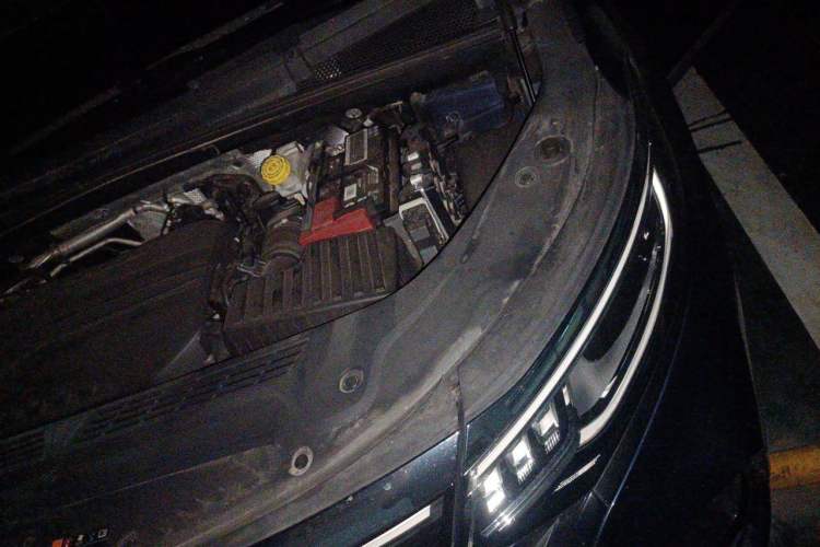 Used Roewe iMAX8 2021 400TGI Supreme Series Prestige Edition Engine Bay Left