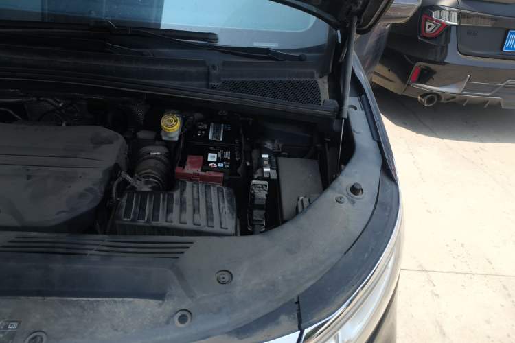 Used Roewe iMAX8 2021 400TGI Supreme Series Prestige Edition Engine Bay Left