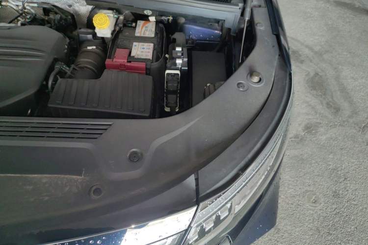Used Roewe iMAX8 2021 400TGI Supreme Series Prestige Edition Engine Bay Left