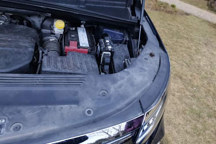 Used Roewe iMAX8 2021 400TGI Supreme Series Prestige Edition Engine Bay Left
