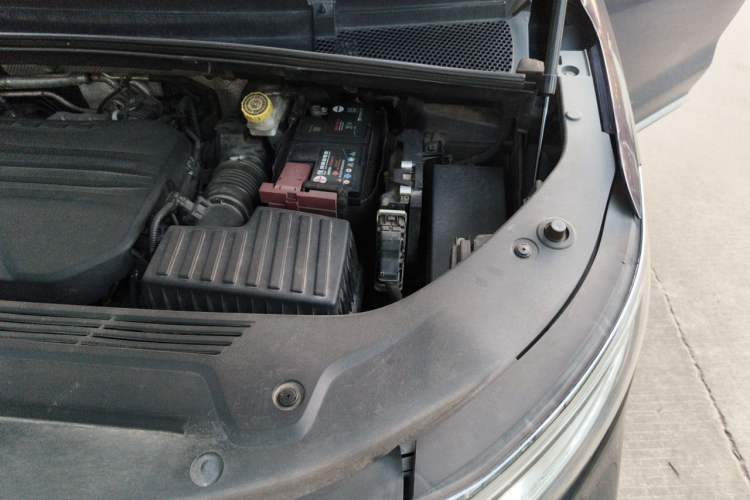Used Roewe iMAX8 2021 400TGI Supreme Series Prestige Edition Engine Bay Left