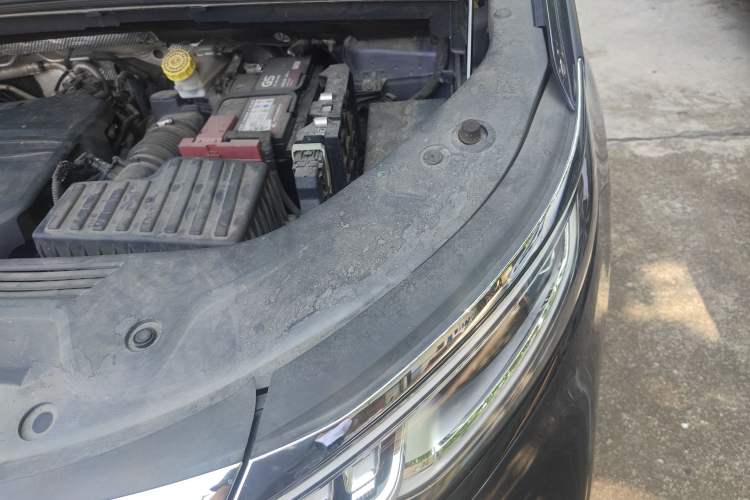 Used Roewe iMAX8 2021 400TGI Supreme Series Prestige Edition Engine Bay Left
