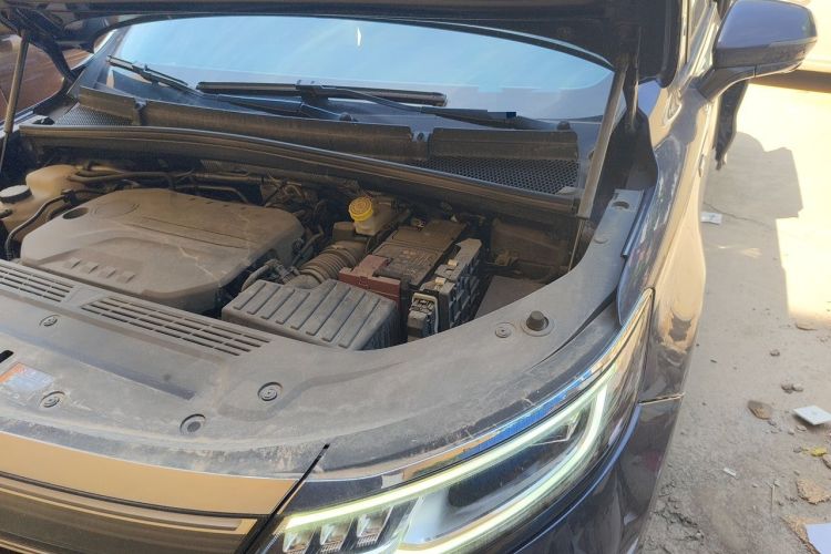 Used Roewe iMAX8 2021 400TGI Supreme Series Ultimate Edition Engine Bay Left