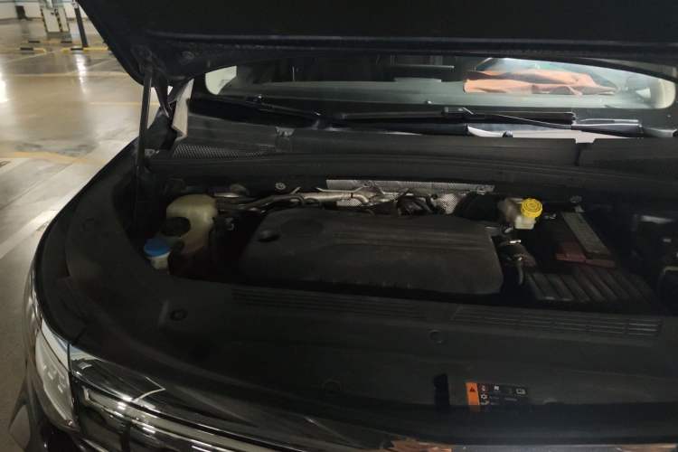 Used Roewe iMAX8 2021 400TGI Flagship Edition Engine Bay Right