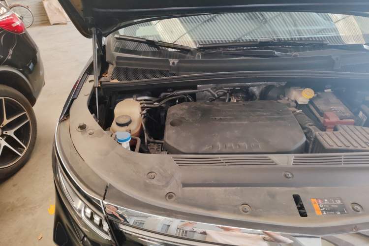 Used Roewe iMAX8 2021 400TGI Supreme Series Prestige Edition Engine Bay Right