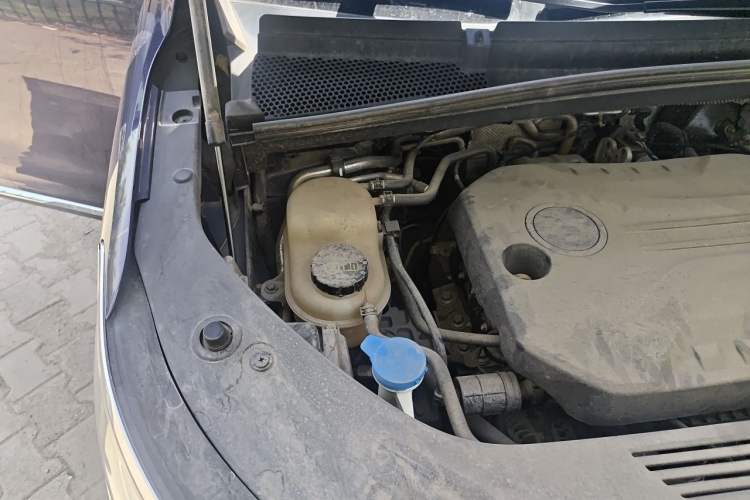 Used Roewe iMAX8 2021 400TGI Supreme Series Prestige Edition Engine Bay Right