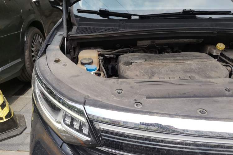 Used Roewe iMAX8 2021 400TGI Supreme Series Prestige Edition Engine Bay Right