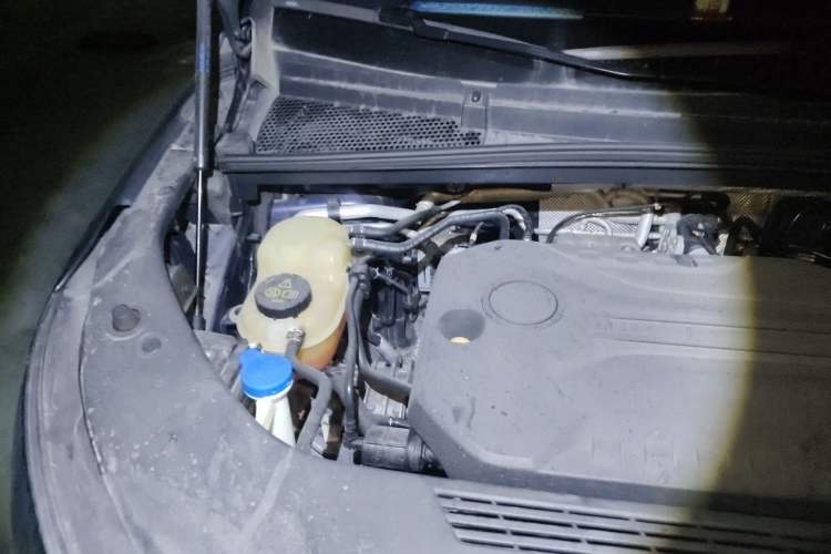 Used Roewe iMAX8 2021 400TGI Flagship Edition Engine Bay Right